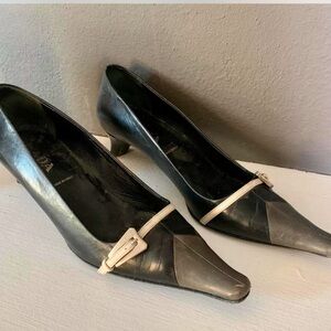 Vintage Prada Futuristic Mules with pointed toe and kitten heels  7.5 /8